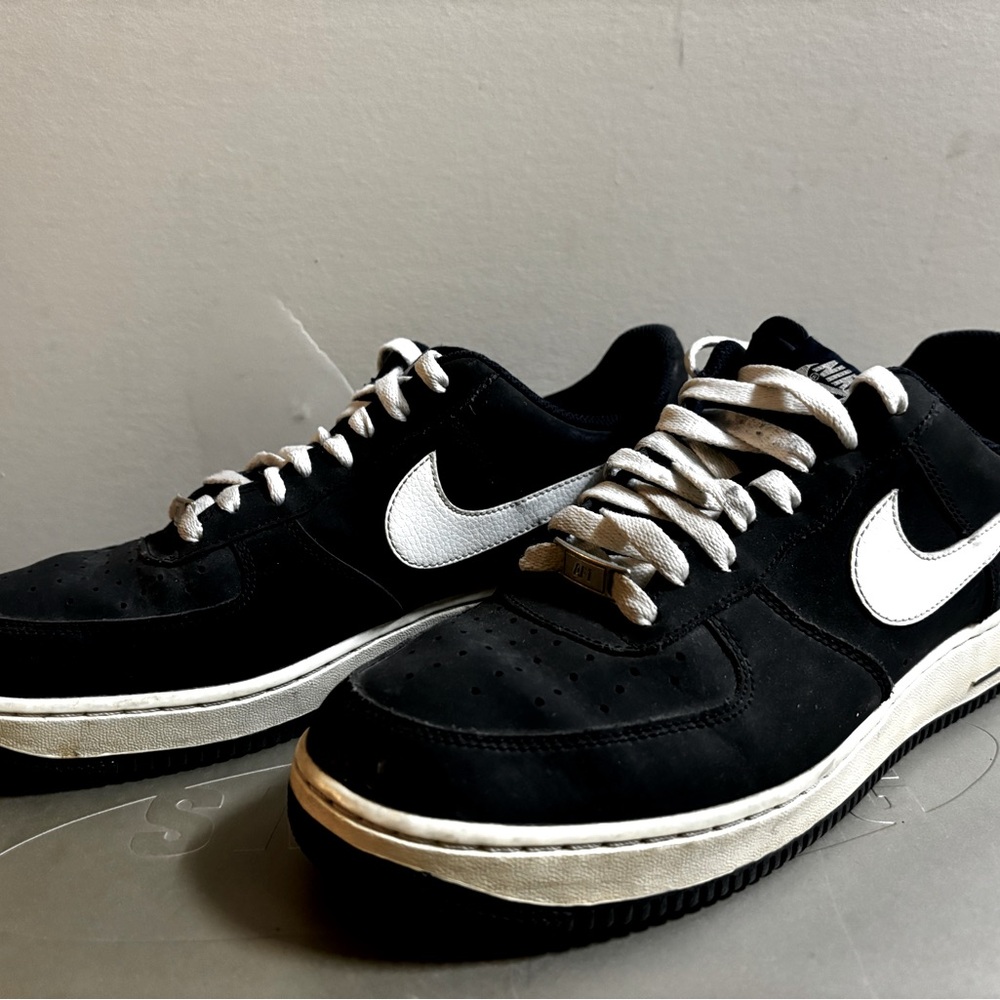 Men’s Mike Suede Shoes / Sneakers * Size 9M